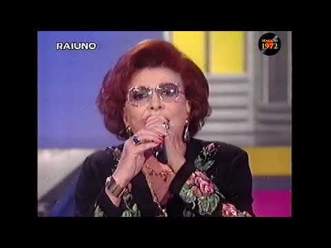 Nilla Pizzi, Manuela Villa e Stefania Cento cantano Sotto le stelle (live)