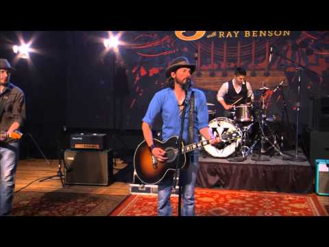 Micky & The Motorcars Perform 