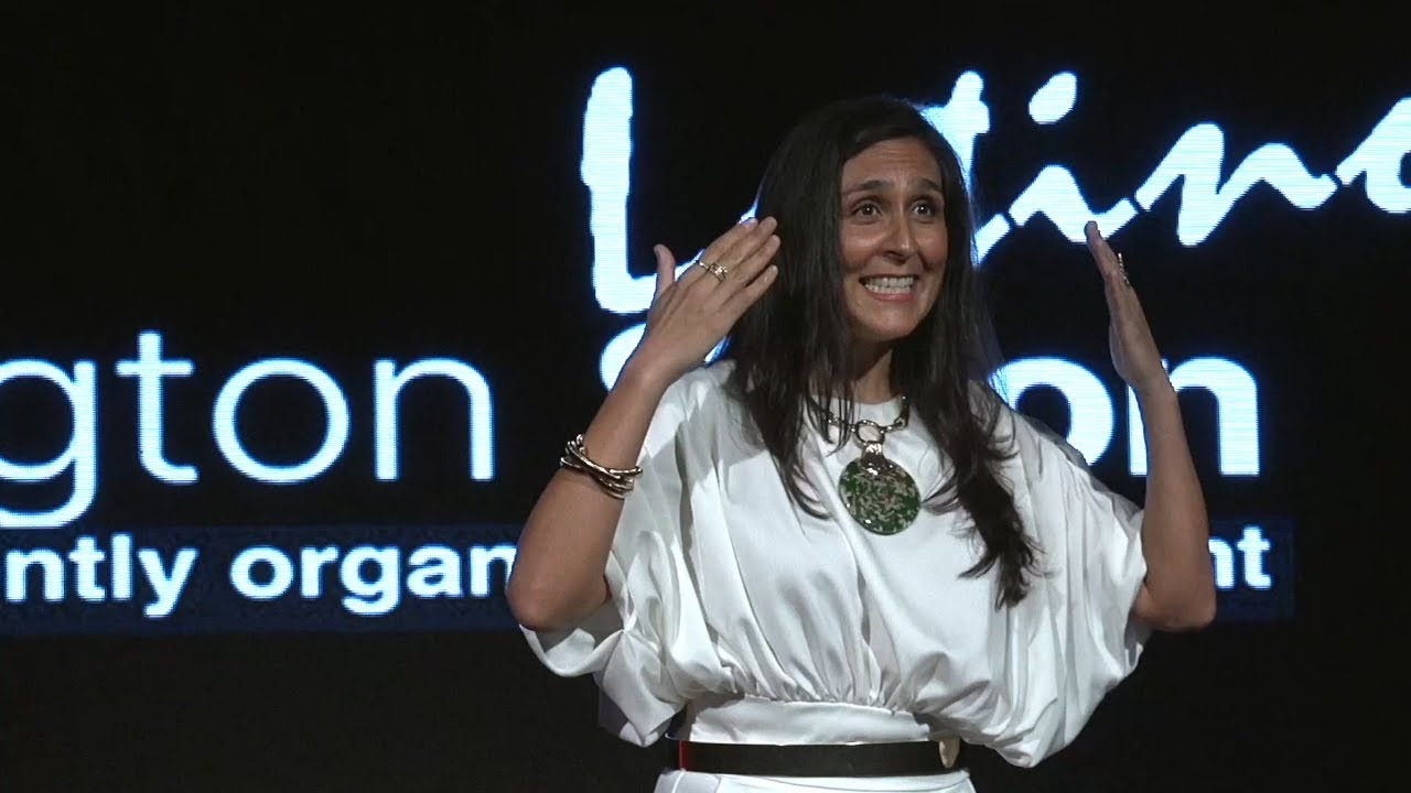 Alejandra Valenzuela on stage