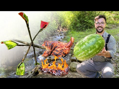Ich habe ein Wasserrad aus Wassermelone gemacht. Putenrezept in der Nähe des großen Wasserfalls.