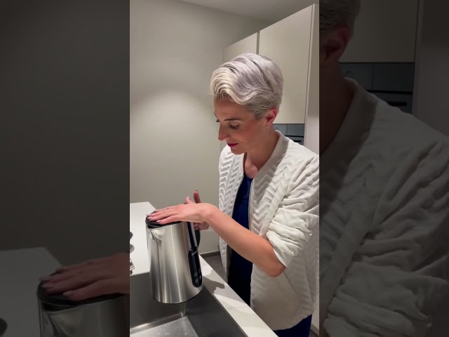 Video Teaser für Trisa Digital Boil Wasserkocher Test: Belindas Bewertung dieses täglichen Routine-Essentials