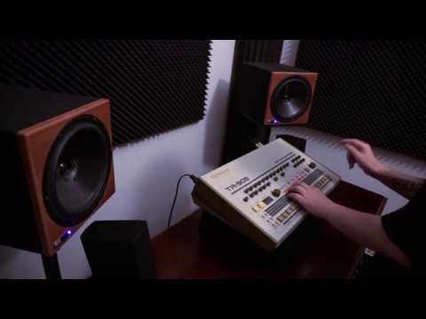 TR-909 Jam by Klangkuenstler