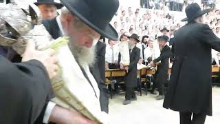 שאו שערים - הקפות שניות בישיבת תפרח