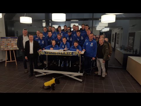 Eintragung der Mannschaft ins goledene Buch der Stadt Penzlin