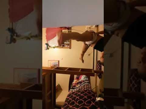 Stretches on how to get your splits😣😣😣