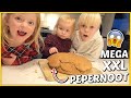 MEGA XXL PEPERNOOT BAKKEN MET DE KiDS! ? | Bellinga Vlog #1929