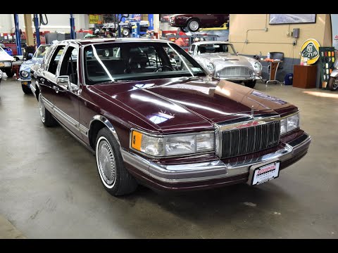 1990 Lincoln Town Car (CC-1461277) for sale in Huntington Station, New York