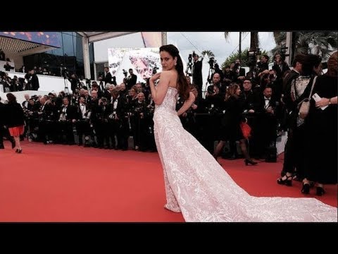 download lagu mp3 mp4 Kangana Ranaut Cannes, download lagu Kangana Ranaut Cannes gratis, unduh video klip Kangana Ranaut Cannes