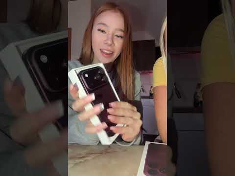 Unboxing iPhone 18 Pro burgundy