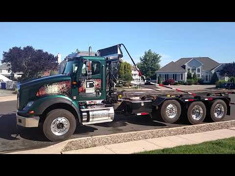 International Truck- HX 620 Tri-Axle Roll Off