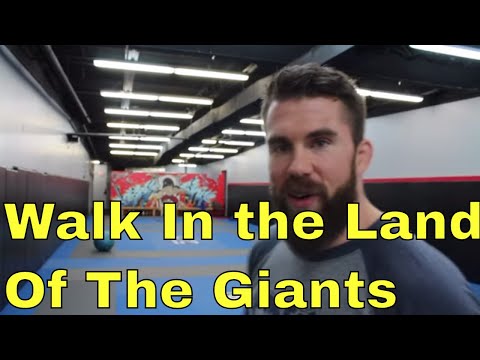 How My Small 130lbs BJJ Student Submits The Big Guys