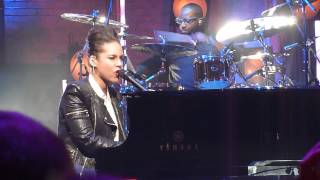 Alicia Keys - Not Even The King @ Beacon Theatre 2012