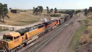 preview picture of video 'BNSF 9912 Leads an Empty Coal Train Downhill Toward Crawford, NE'