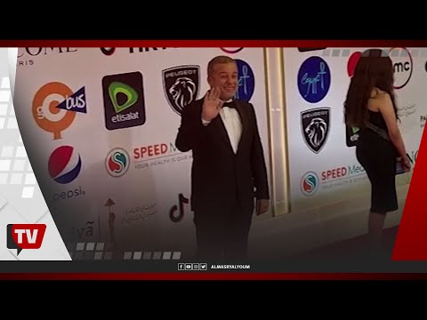 شريف منير وبوسي شلبي ونسرين أمين على السجادة الحمراء في افتتاح مهرجان القاهرة السينمائي