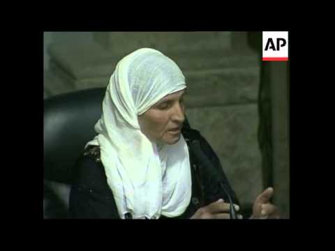 Kurdish witness asks Saddam what crimes slain women and chidlren committed