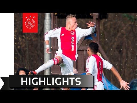 Spectaculair encounter between Feyenoord U17 and Ajax U17