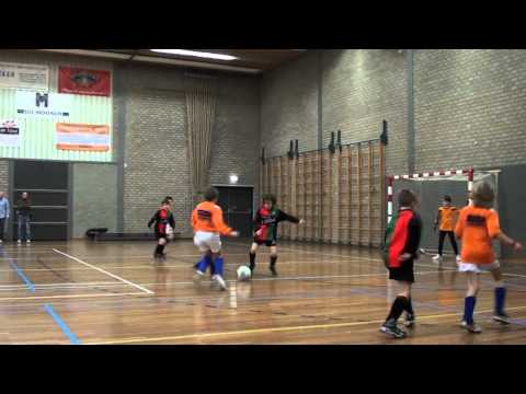 Zaalvoetbalcompetitie Struchter Boys E2 2011