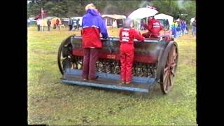 preview picture of video 'Tractor / Traktor ralley in Denmark. Kongensbro. M.T.K.J.  1995.'
