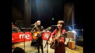 Amaral - Unas veces se gana y otras se pierde (maqueta Fiesta RNE 3 en acústico)