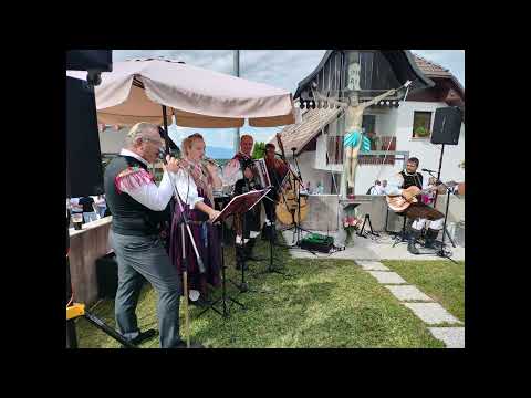 Ansambel Fantje z vasi - Ej, tisti maj