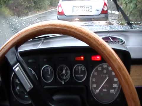 Alfa Romeo Alfetta, wipers on