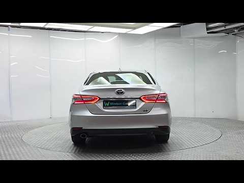 Toyota Camry Hybrid G - Image 2