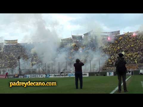 "Recibimiento de la Hinchada de Peñarol desde la cancha | Clásico Clausura 2012 [HD]" Barra: Barra Amsterdam &bull; Club: Peñarol