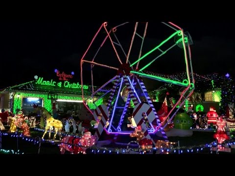 Florida family lights up neighbourhood with Christmas display