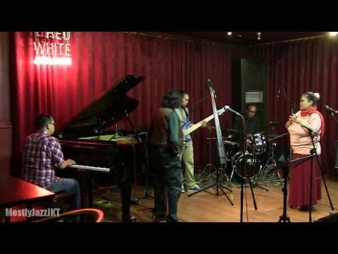 Like Father Like Son ft. Bertha - Sweet Georgia Brown @ Mostly Jazz 25/12/13 [HD]