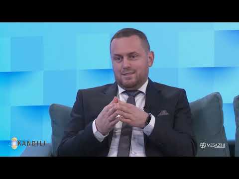 Feja apo Kombi, pyetja absurde dhe manipulative