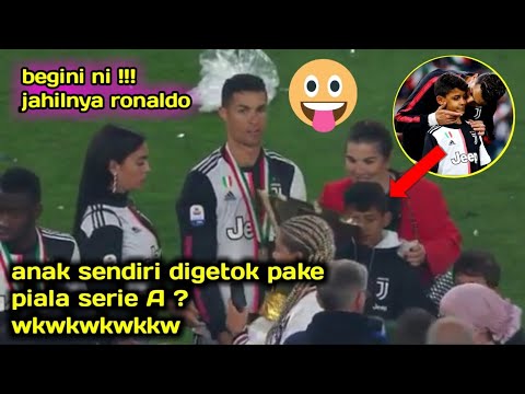 ngakak!! ronaldo getok kepala ronaldo jr pakai tropy serie a ?