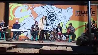 Download lagu D Cafe live Bareng dedeg Ellysa Rindy Antika mp3