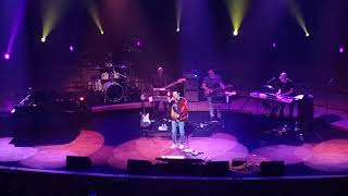 Khalil Fong 方大同 - 够不够 [Live]