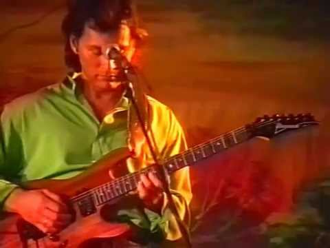 In the midnight hour  -  Justine Pelmelay & The Entertainers