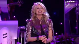 Linda Davis - &quot;Some Things Are Meant To Be&quot; (Live at the CabaRay)