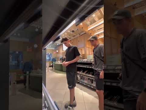 Essa loja não tem funcionários 😧