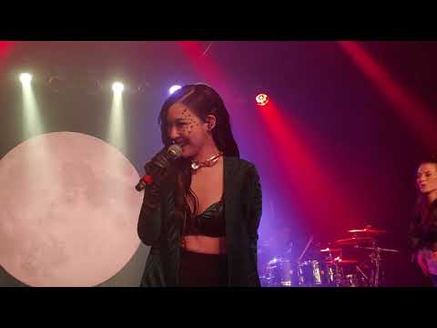 Tiffany Young Magnetic Moon Tour Seattle WA 🎶Over My Skin