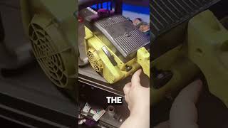 Download lagu Unboxing the Trick or Treat Studios Life Size Texas Chainsaw Massacre Prop Chainsaw with Sound mp3