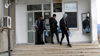 Разследват стрелба от автомобил в Кърджали