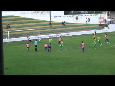 Zé Carlos defende penalti - Fiães vs Carregosense - Época 15/16