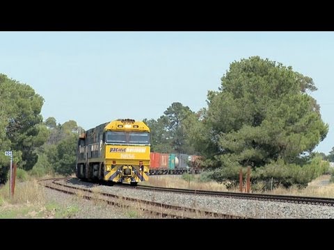 Pacific National Freight Train near Inverleigh - PoathTV Australian Trains & Railways