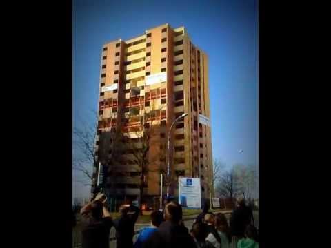 Efondrement de la tour Ouest des Residences