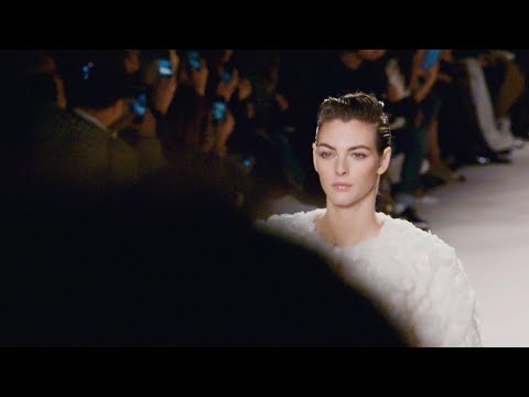 Une journée avec Vittoria Ceretti, Métiers d’art 2019/20 Paris – 31 Rue Cambon – CHANEL