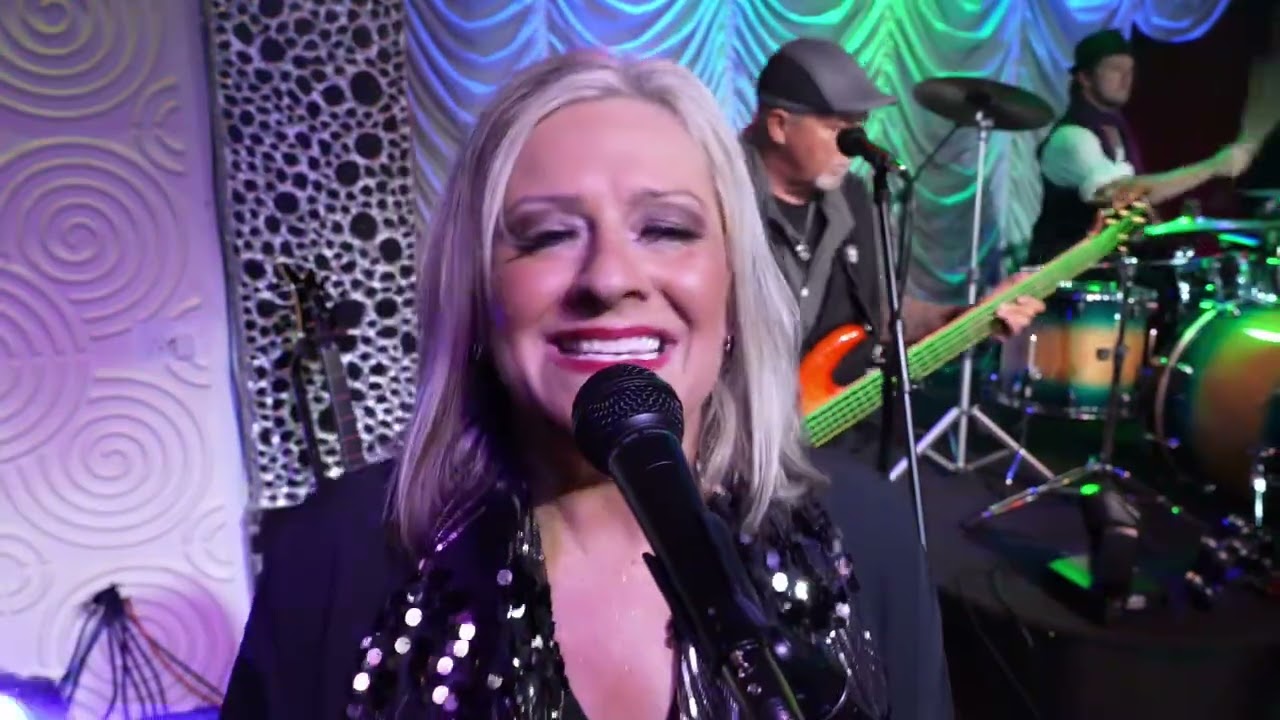 Promotional video thumbnail 1 for The CHAIN Premier Fleetwood Mac Tribute