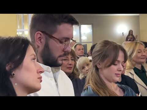Pasqua sotto le bombe a Zaporizhzhia. Candele di pace illuminano la Cattedrale Pasqua sotto le bombe a Zaporizhzhia. Candele di pace illuminano la Cattedrale