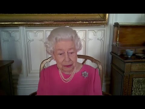 他の人のことを考えて、COVIDのショットを取得して、英国のエリザベス女王は言う (Think of others, get COVID shot, says UK's Queen Elizabeth)
