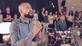 Para que Entre o Rei, Lindo És e Só Quero Ver Você + There Is Only One - Medley - Ministério Toca-me