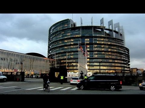 Strasburgo, il terrore non chiude il mercato di Natale