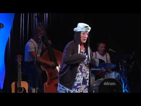 Vivi Haug - Jeg lever for det. (Båthusrevyen 2011.)