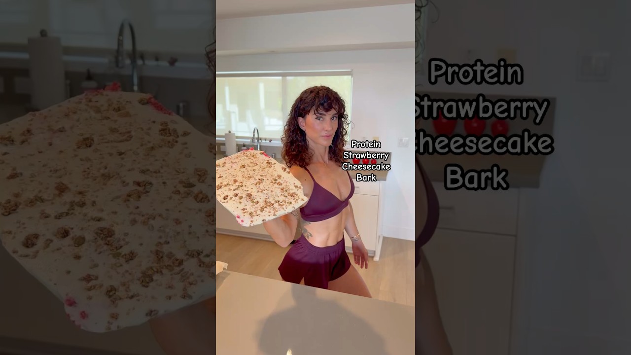 Protein Strawberry Cheesecake Bark / Train w/ me + meal plans + my recipes, WeRise App, Iink in BIO